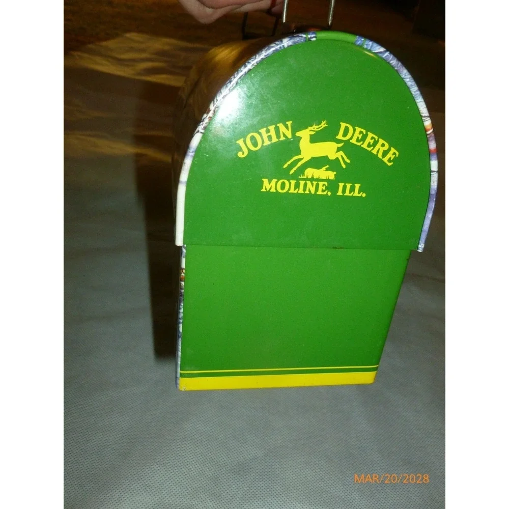 John‎ Deere Workmans Carryall Tin Lunch Box Winter Farm Scene Edward C Schaefer